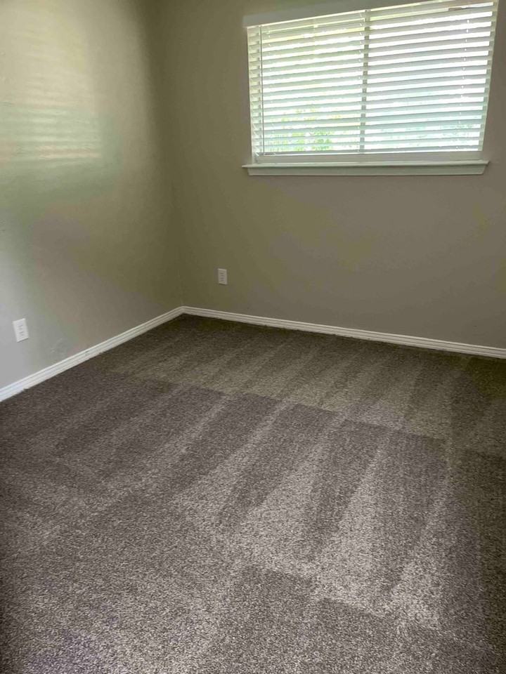 114 Shadybrook Dr - Photo 5 of 8