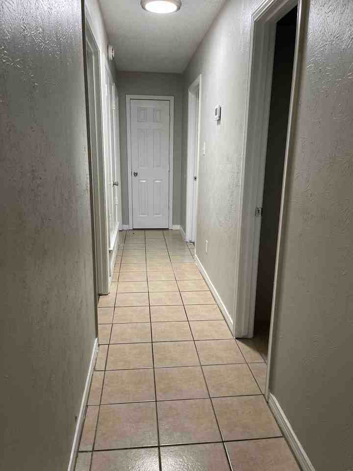 114 Shadybrook Dr - Photo 7 of 8