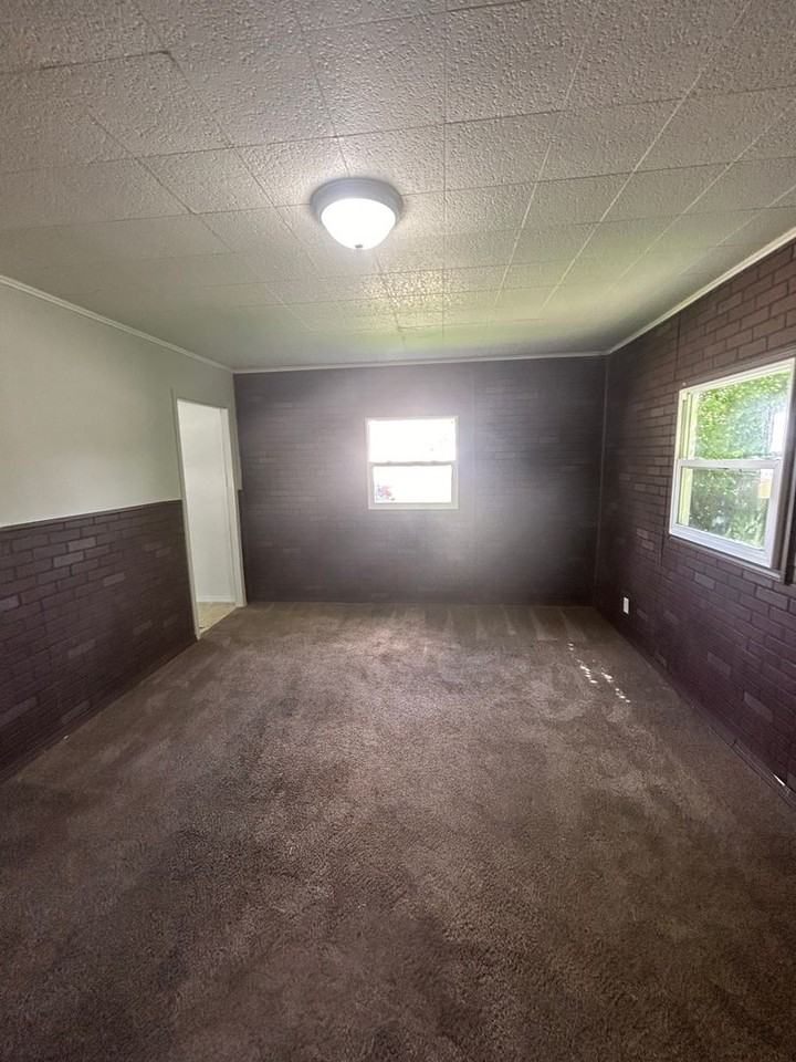 2321 Dodge Ave - Photo 2 of 6