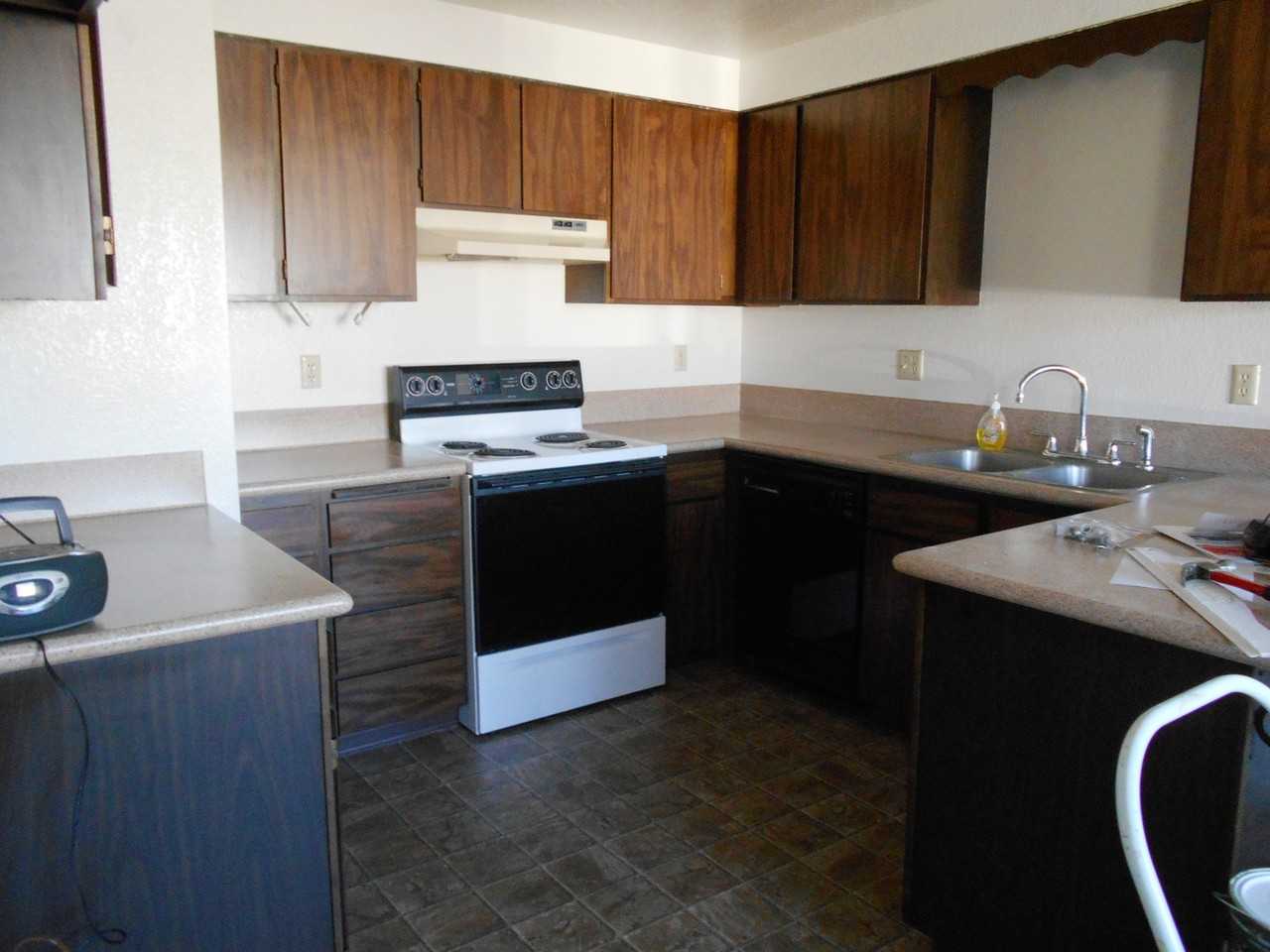 5657 N Millstone Dr - Photo 2 of 6