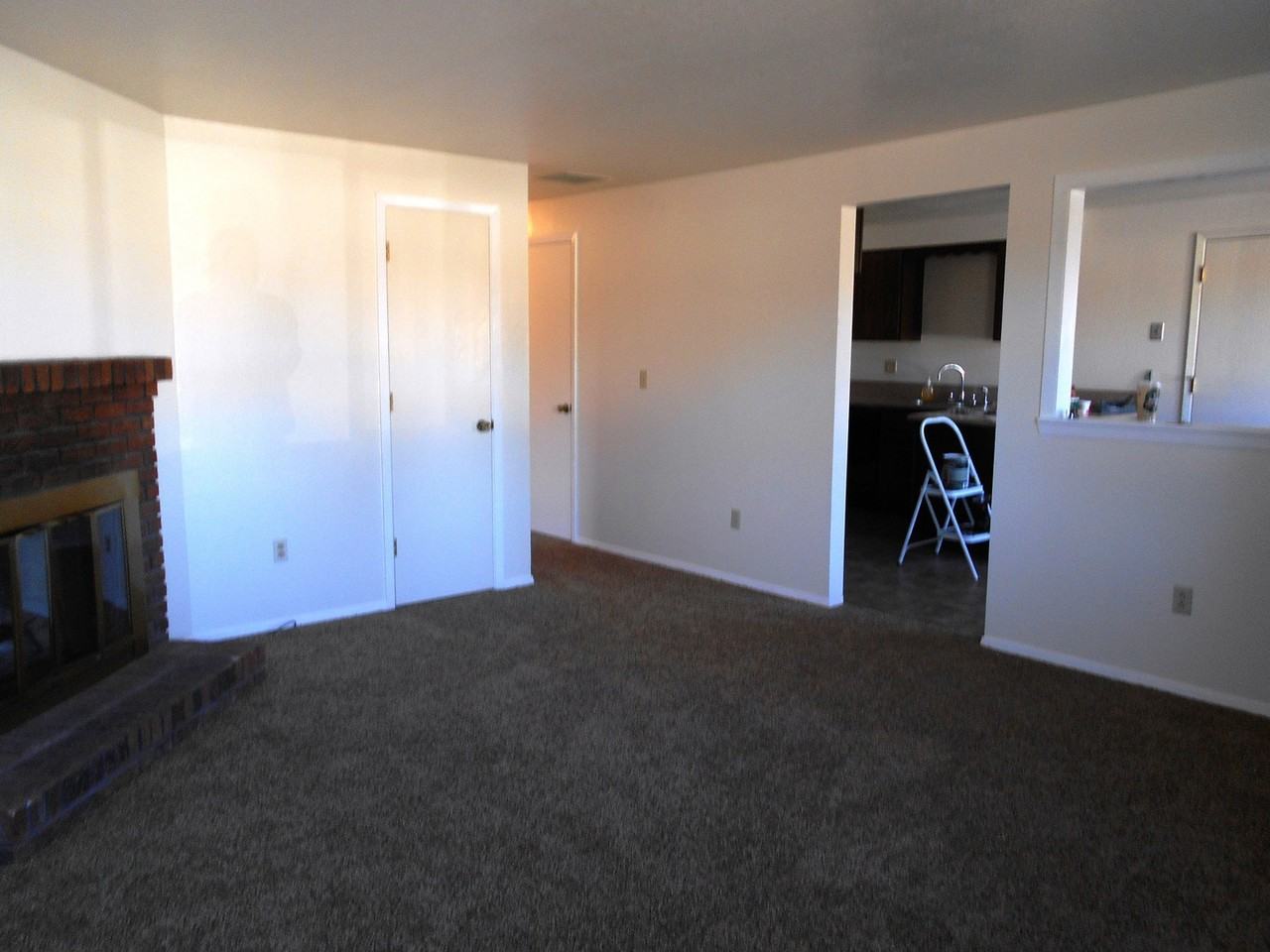 5657 N Millstone Dr - Photo 3 of 6