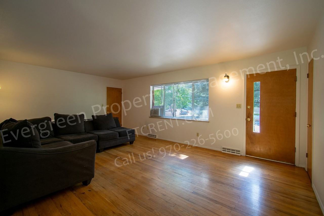 1117 Fairview Dr - Photo 6 of 44