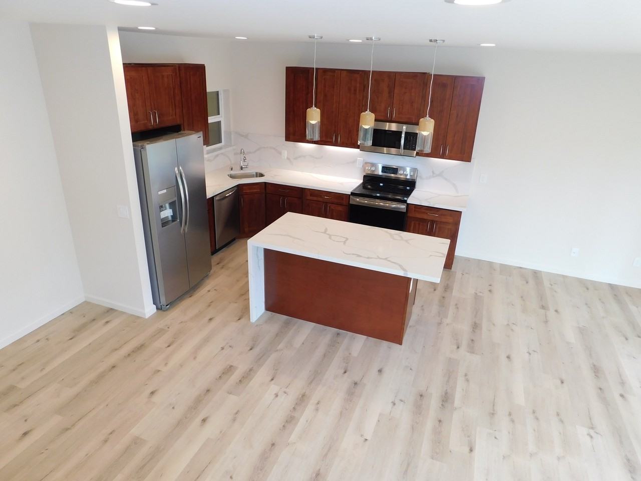 893 Kainui Dr - Photo 4 of 34