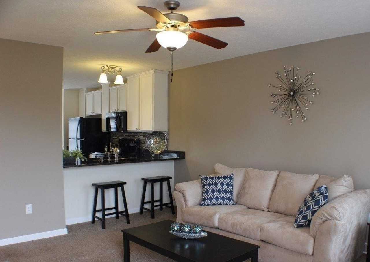 13 Gloucester Dr - Photo 3 of 11