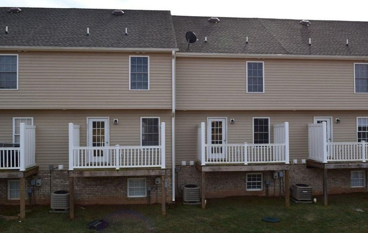 13 Gloucester Dr - Photo 2 of 11