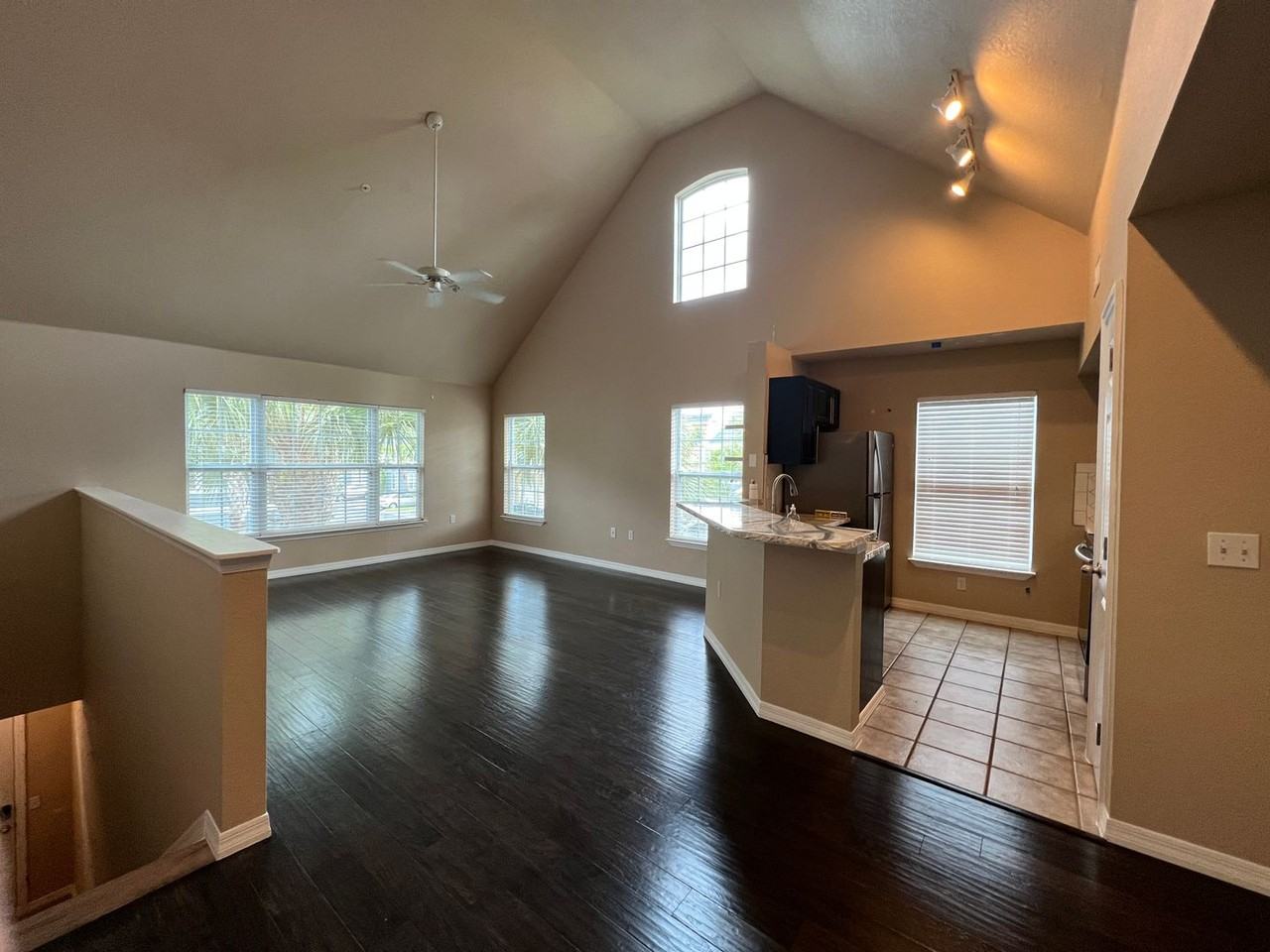 5520 Rosehill Rd #202 - Photo 4 of 30