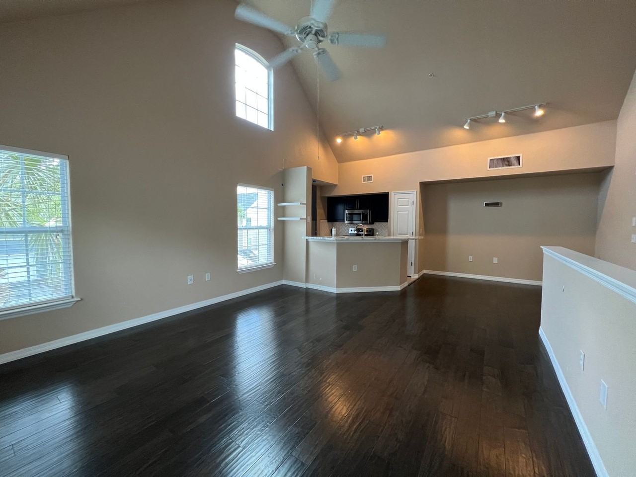 5520 Rosehill Rd #202 - Photo 7 of 30