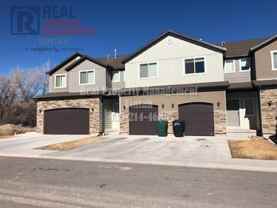 405 E Gray Fox Ln - Photo 1 of 1