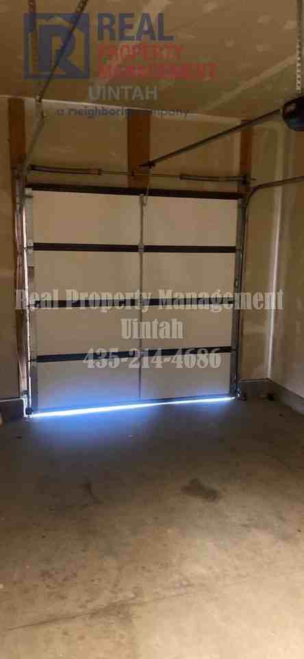 405 E Gray Fox Ln - Photo 3 of 13