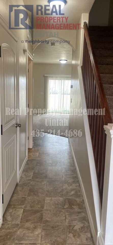 405 E Gray Fox Ln - Photo 4 of 13