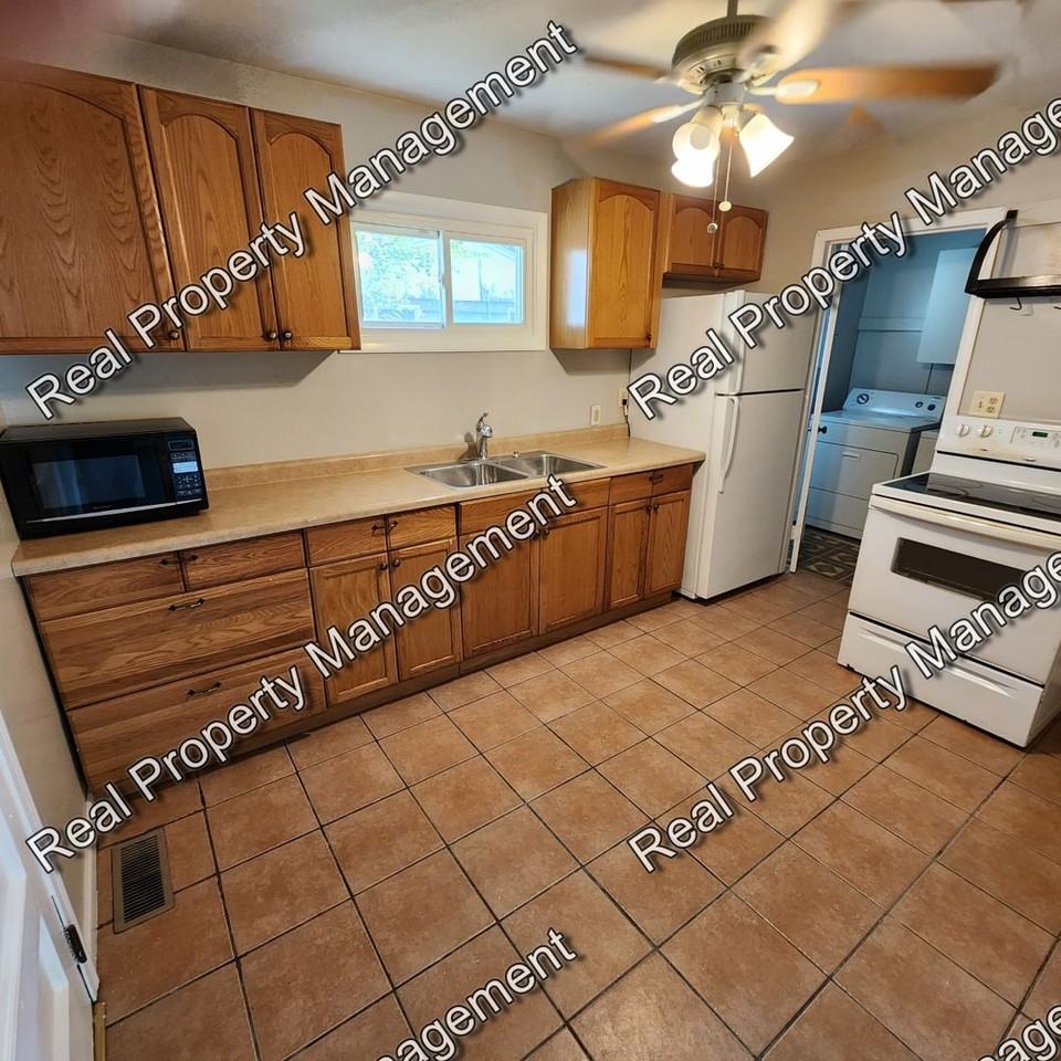 31 E 66th Pl - Photo 2 of 11