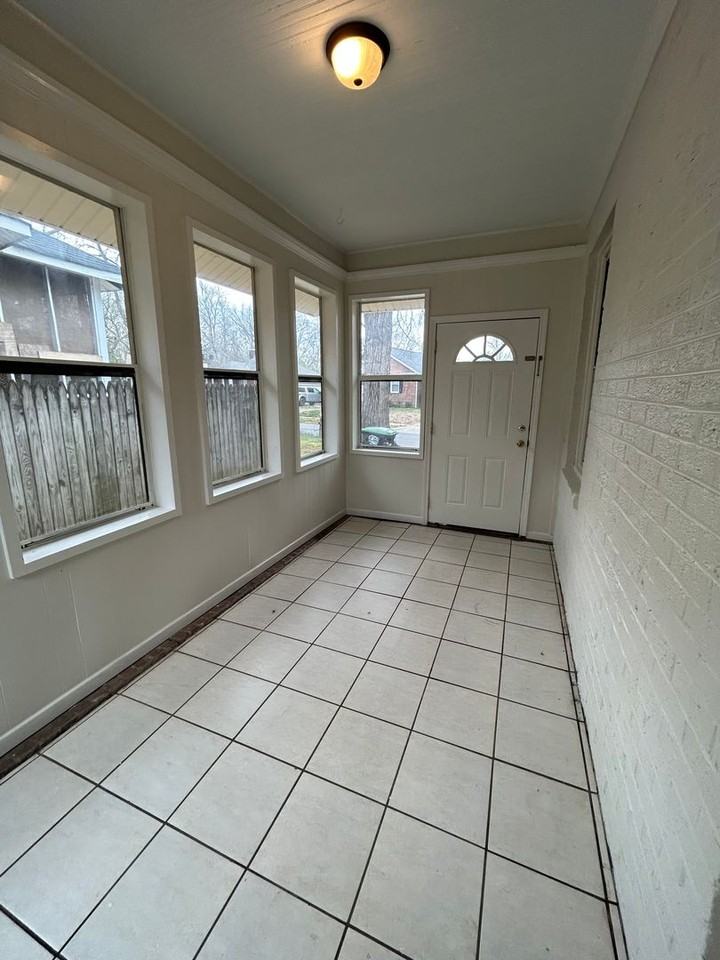 2 Locust St Ne - Photo 4 of 25