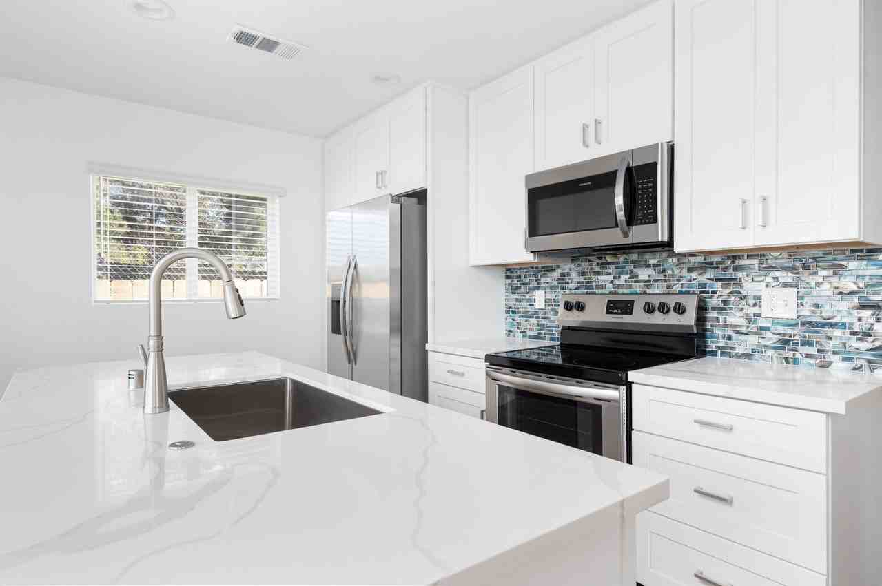 837 W 3rd Ave - Photo 4 of 12