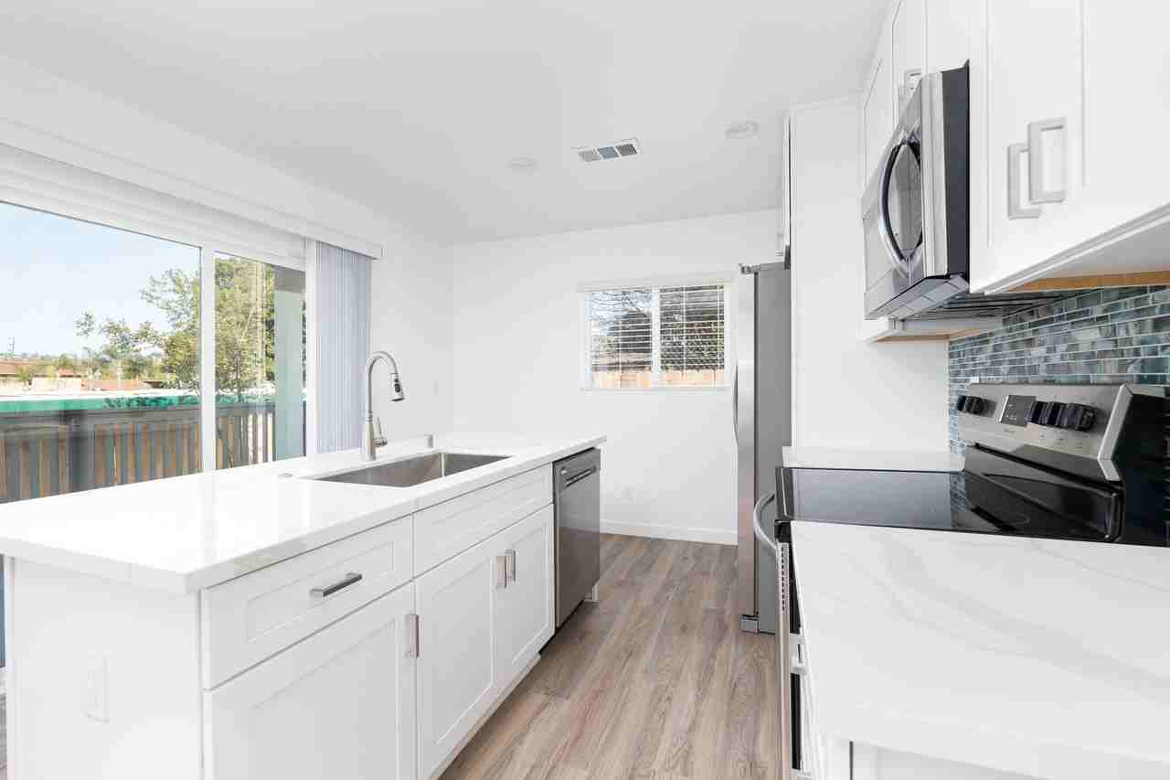 837 W 3rd Ave - Photo 3 of 12