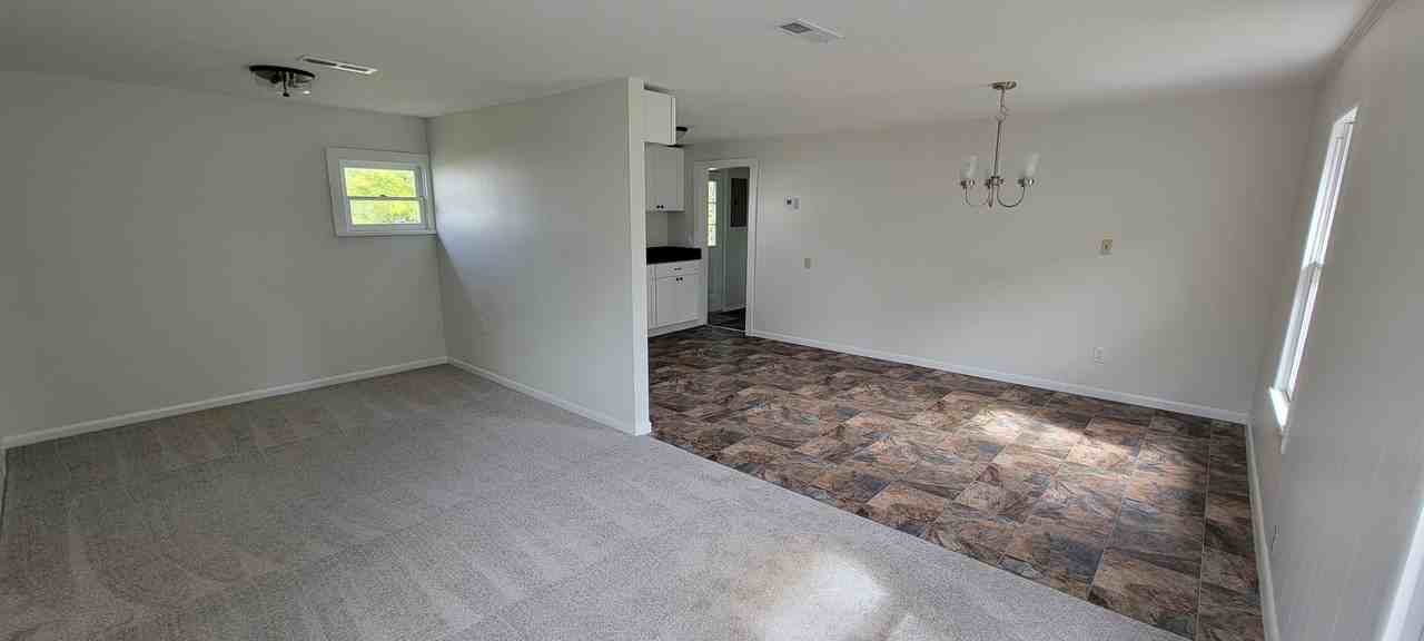 731 W Jackson St - Photo 2 of 4