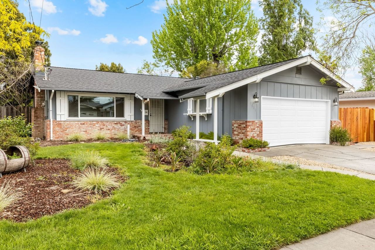 1400 El Capitan Way - Photo 3 of 48