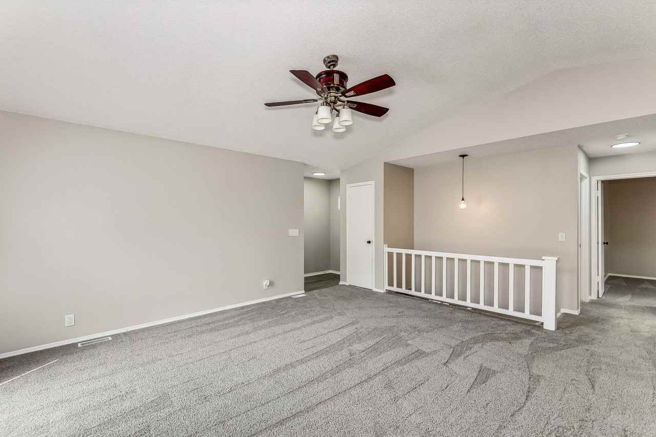 408 S Woodchuck Ln - Photo 3 of 19