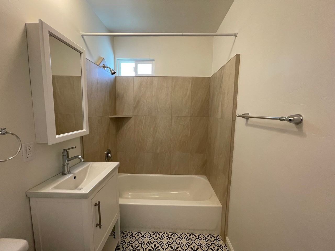 1221 Olive St - Photo 2 of 24