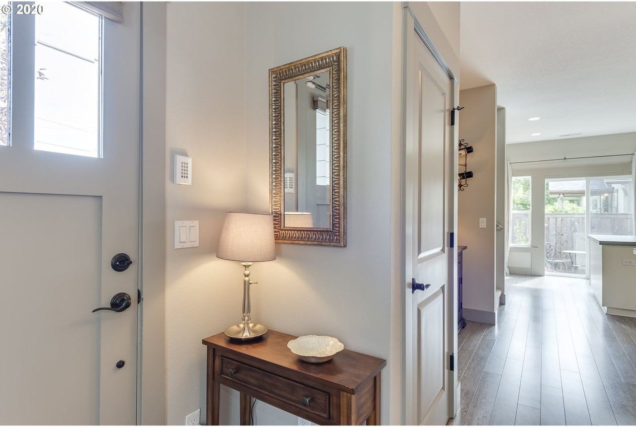 1346 N Rosa Parks Way - Photo 3 of 36