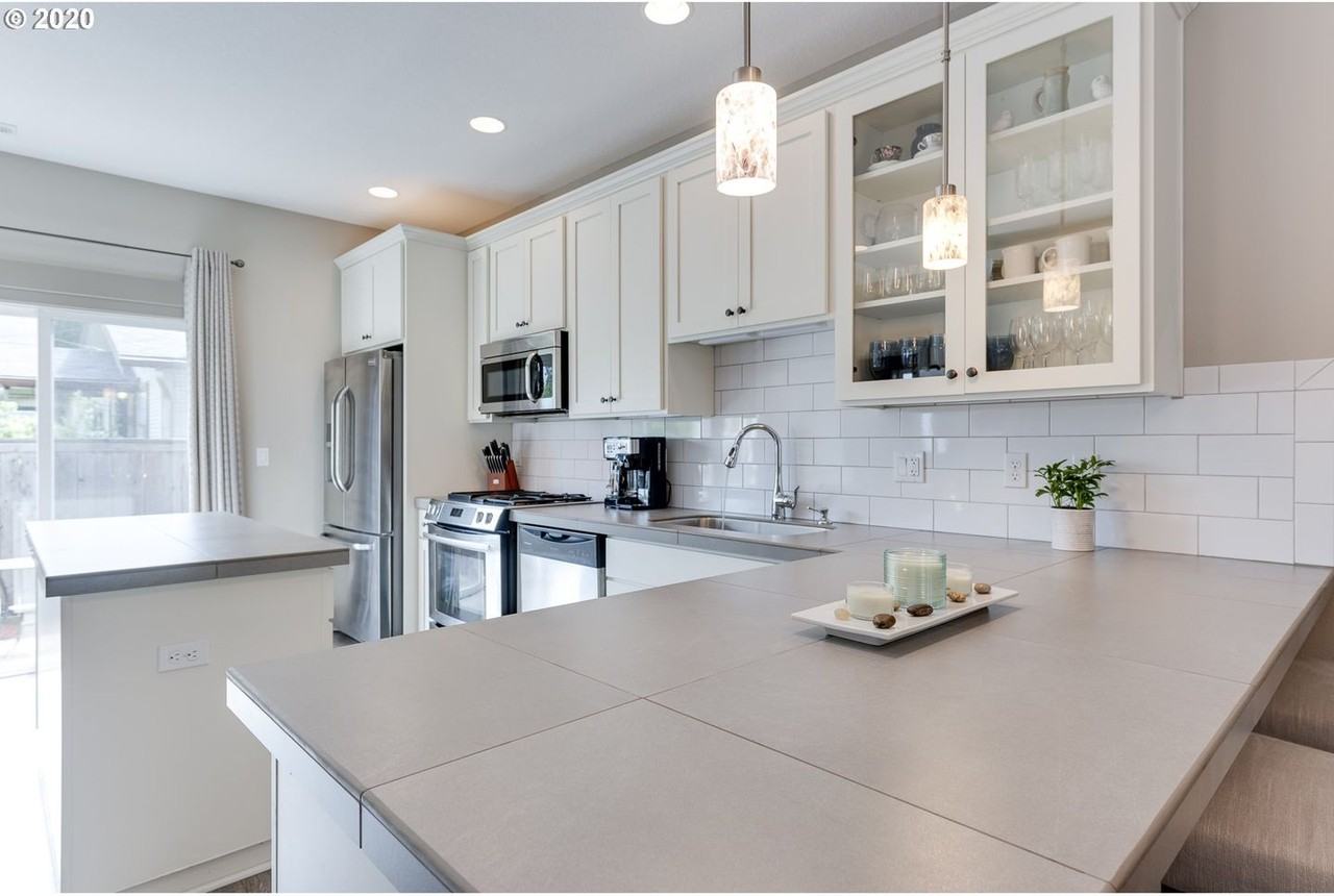 1346 N Rosa Parks Way - Photo 7 of 36