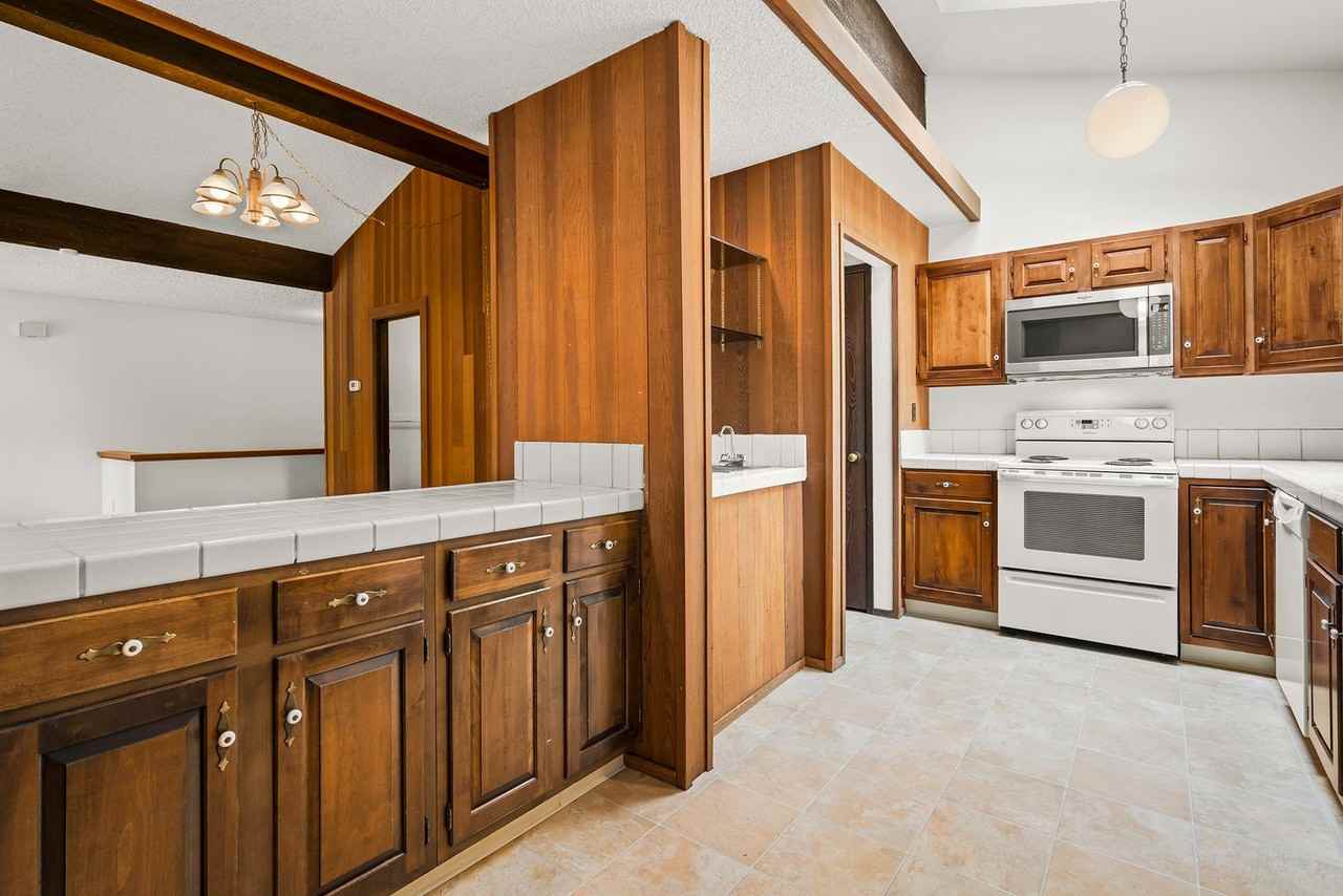 1000 Lakeshore Blvd - Photo 4 of 17