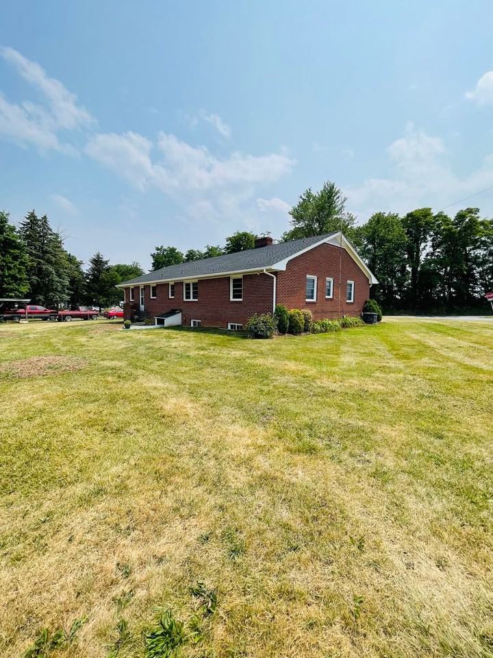 8516 Robinson Rd - Photo 3 of 23