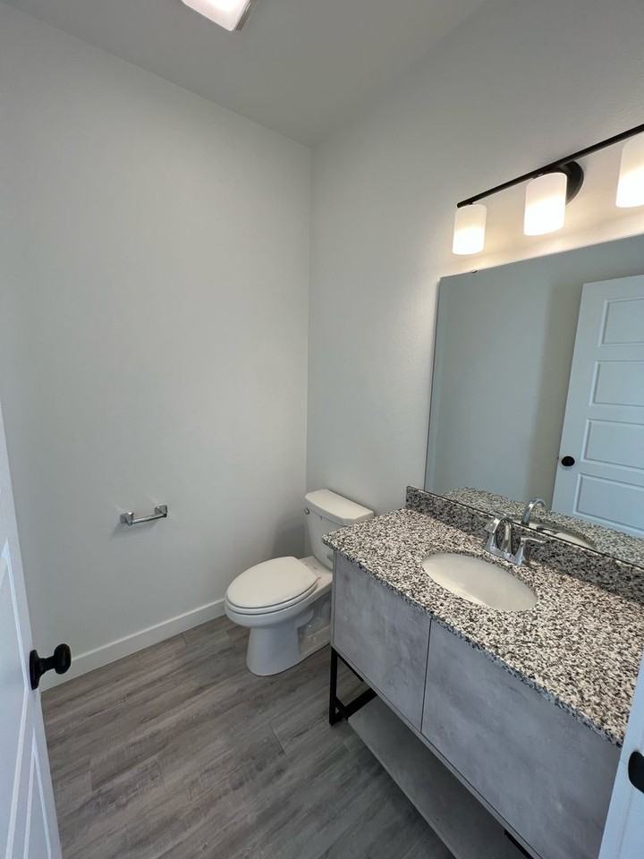 891 Ventnor Avenue - Photo 5 of 17
