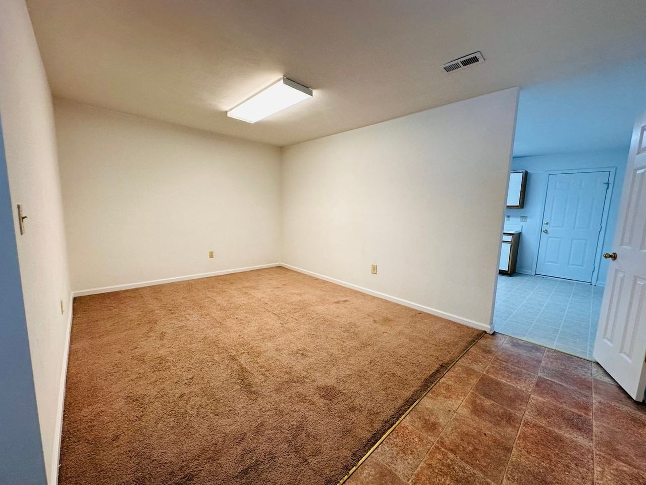 425 Janie Ln - Photo 6 of 17
