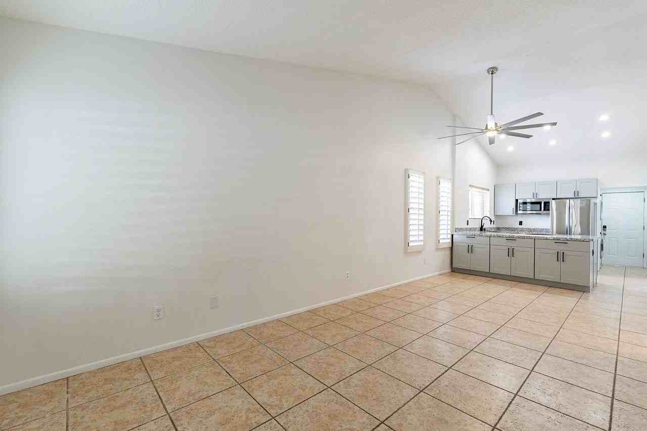 3316 E Crescent Ave - Photo 3 of 25