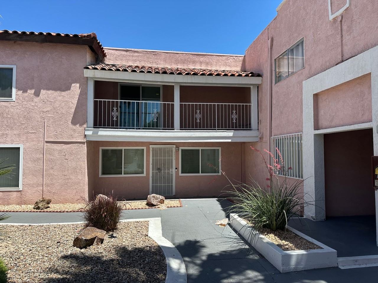 2274 E Desert Inn Rd - Photo 4 of 50