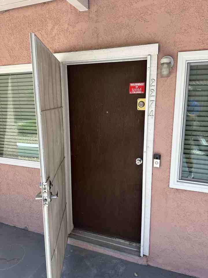2274 E Desert Inn Rd - Photo 7 of 50