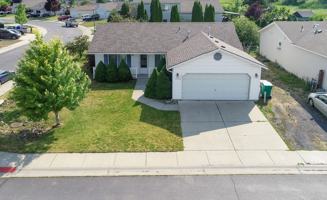featured image of 3122 Meadow Glen Ln