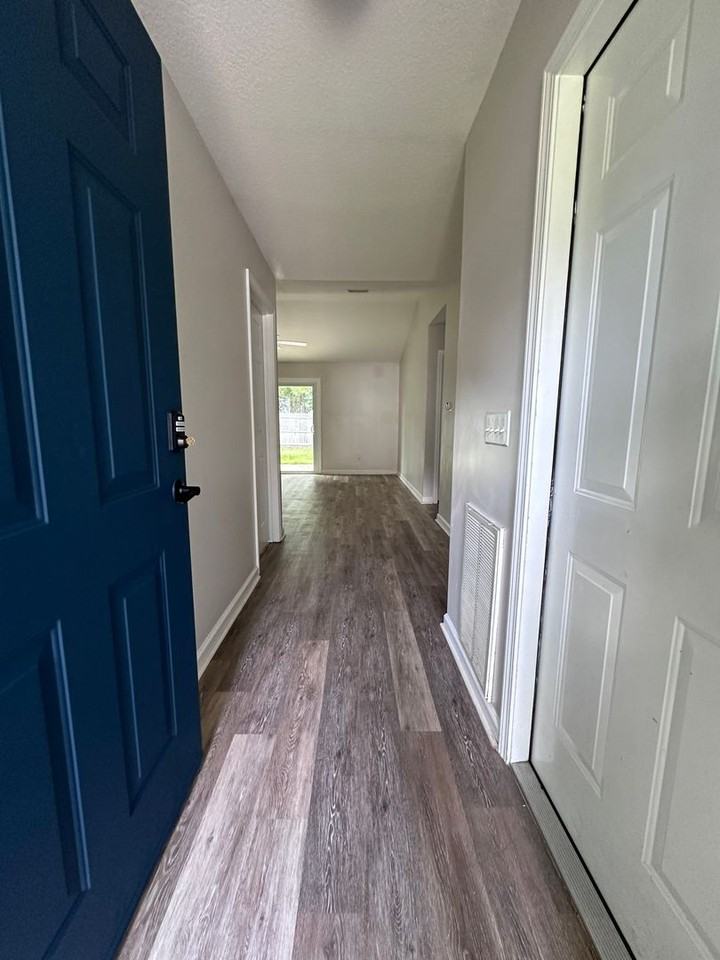 167 Huntington Dr - Photo 2 of 23