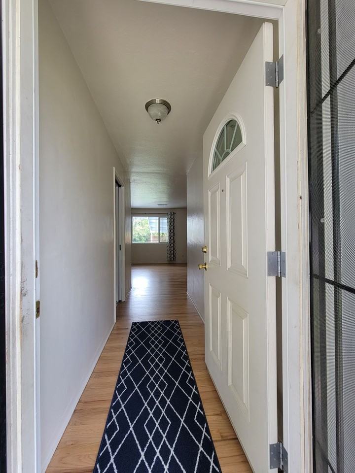 1008 E Kaweah Ave - Photo 2 of 16