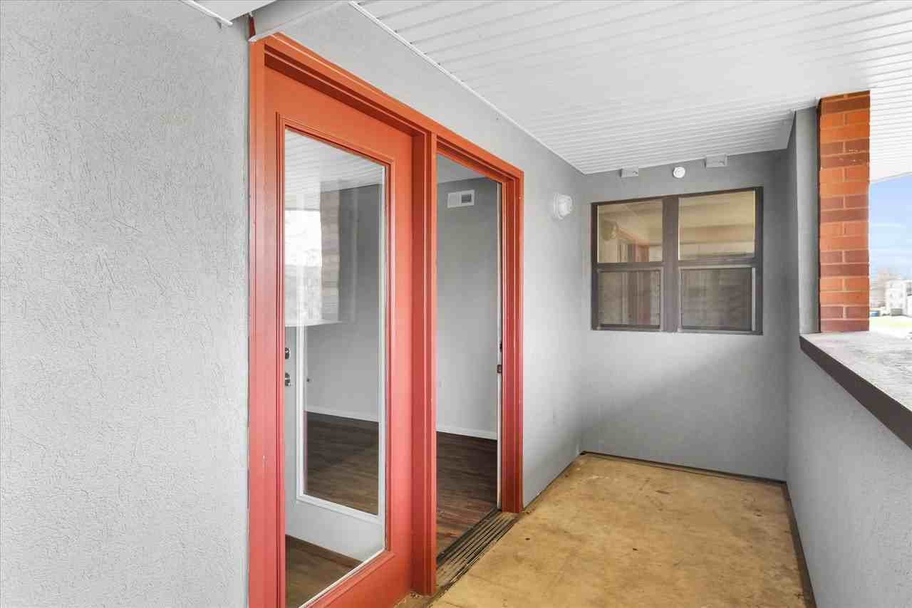 1806 S Cottage Grove Ave - Photo 3 of 49