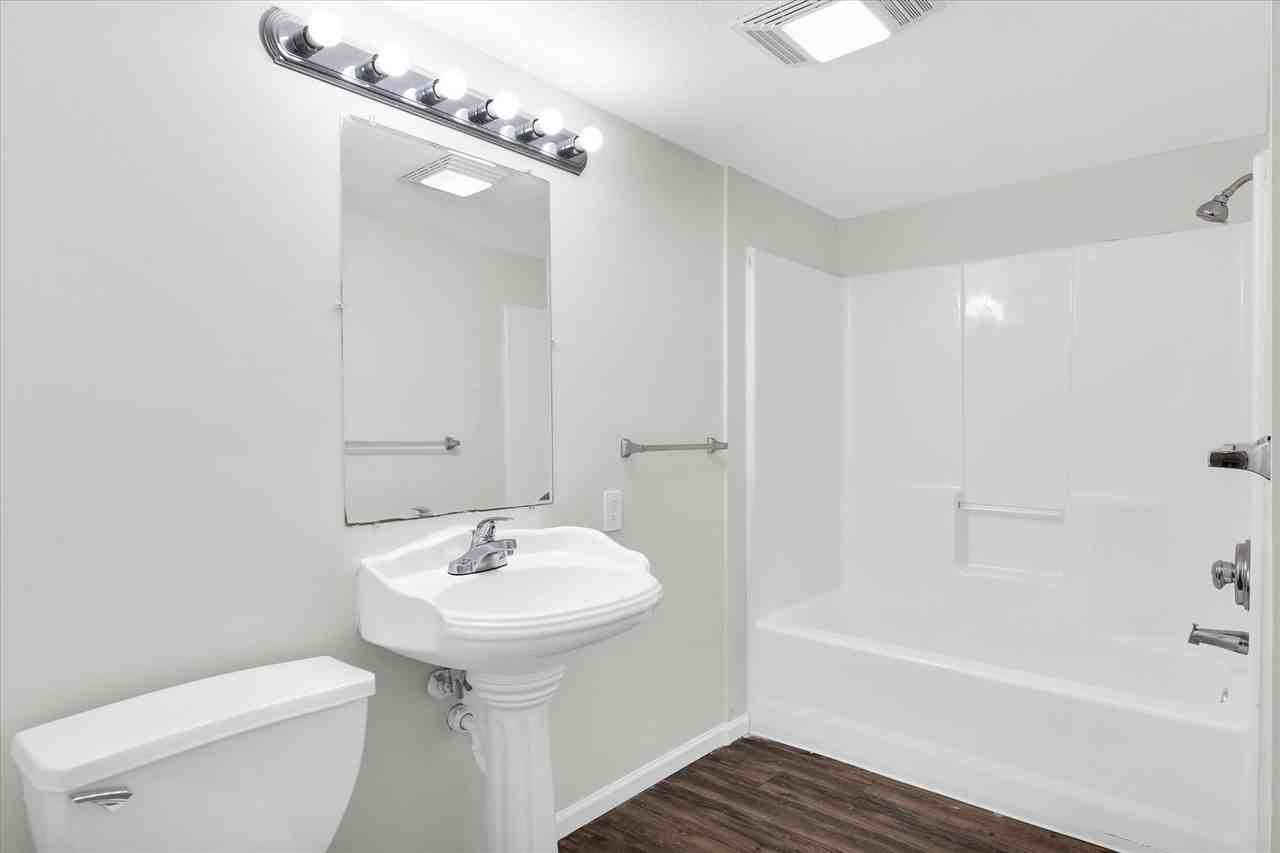 1806 S Cottage Grove Ave - Photo 5 of 24