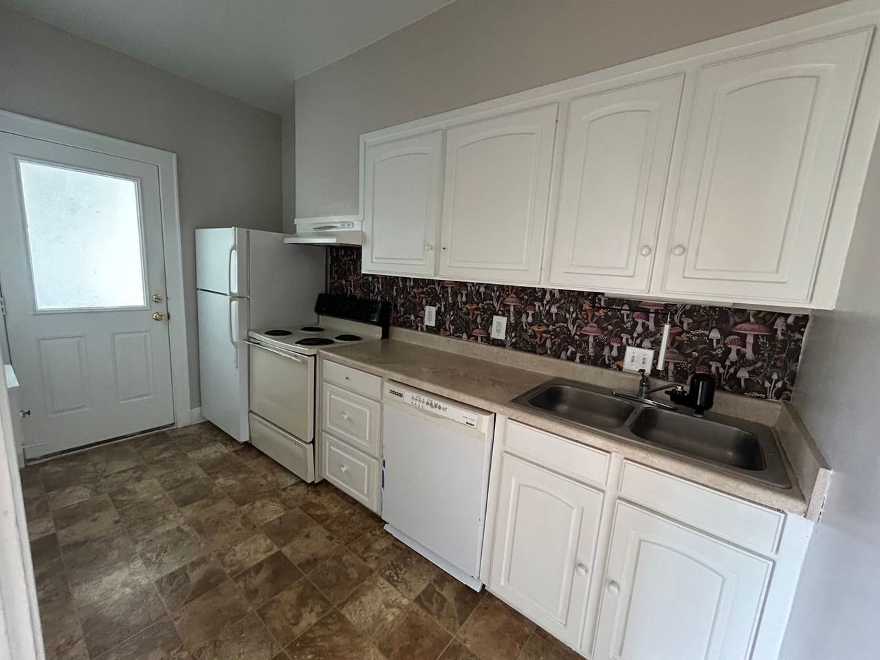743 Ratcliff St - Photo 3 of 8