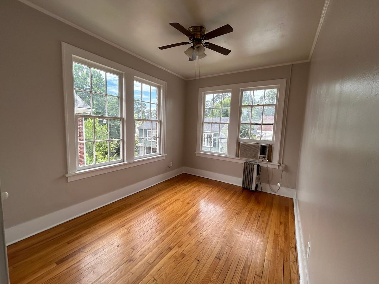 743 Ratcliff St - Photo 4 of 8