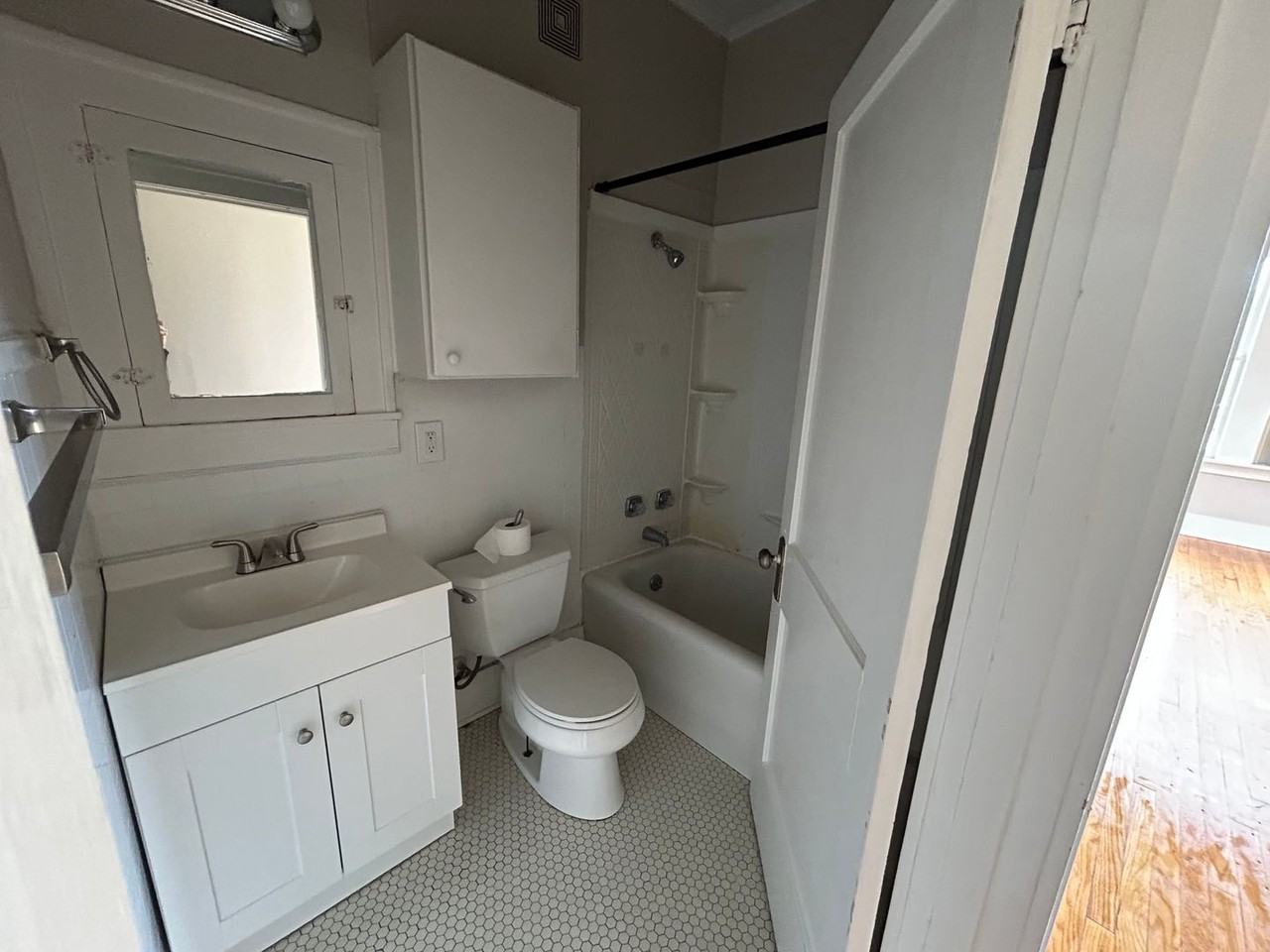 743 Ratcliff St - Photo 6 of 8