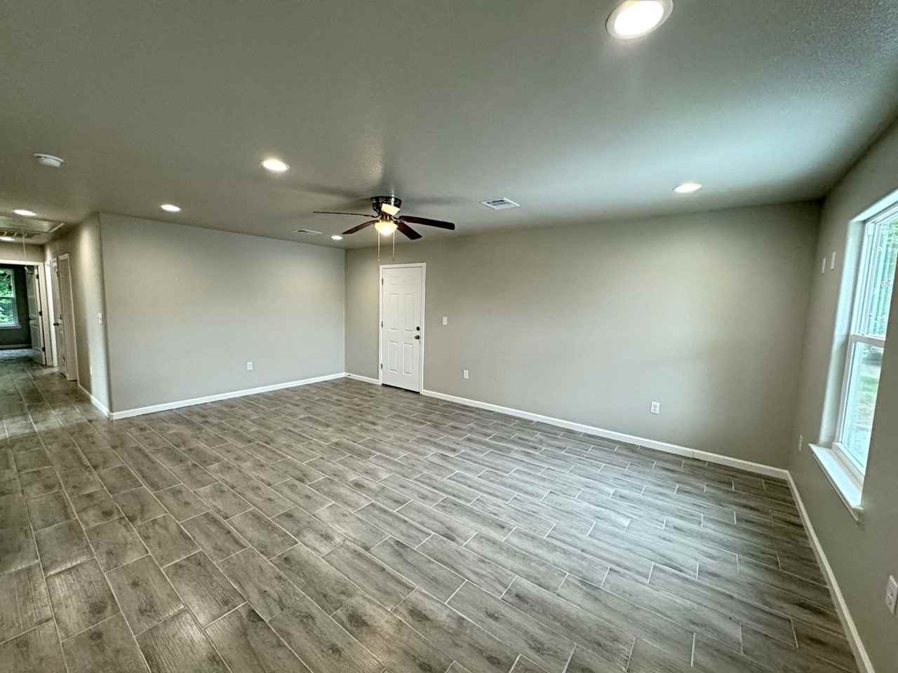 2038 7th St - Photo 2 of 14