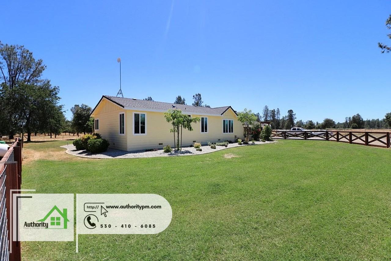 6060 Oak St - Photo 2 of 50