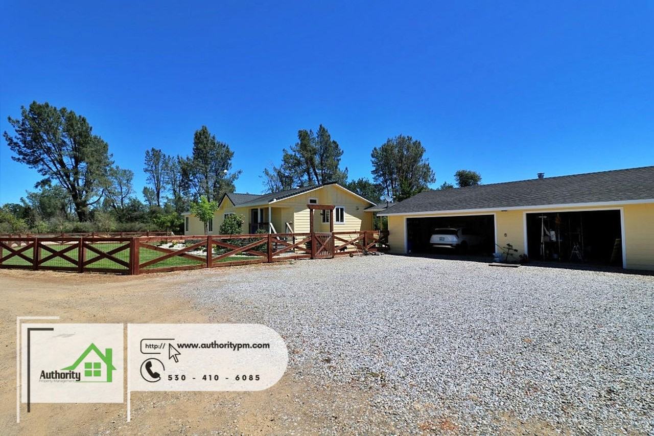 6060 Oak St - Photo 3 of 50