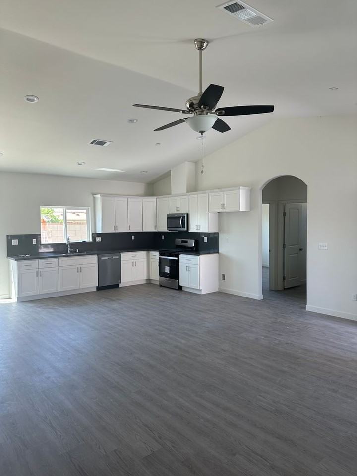 9811 Krista Vineyard Way - Photo 2 of 6