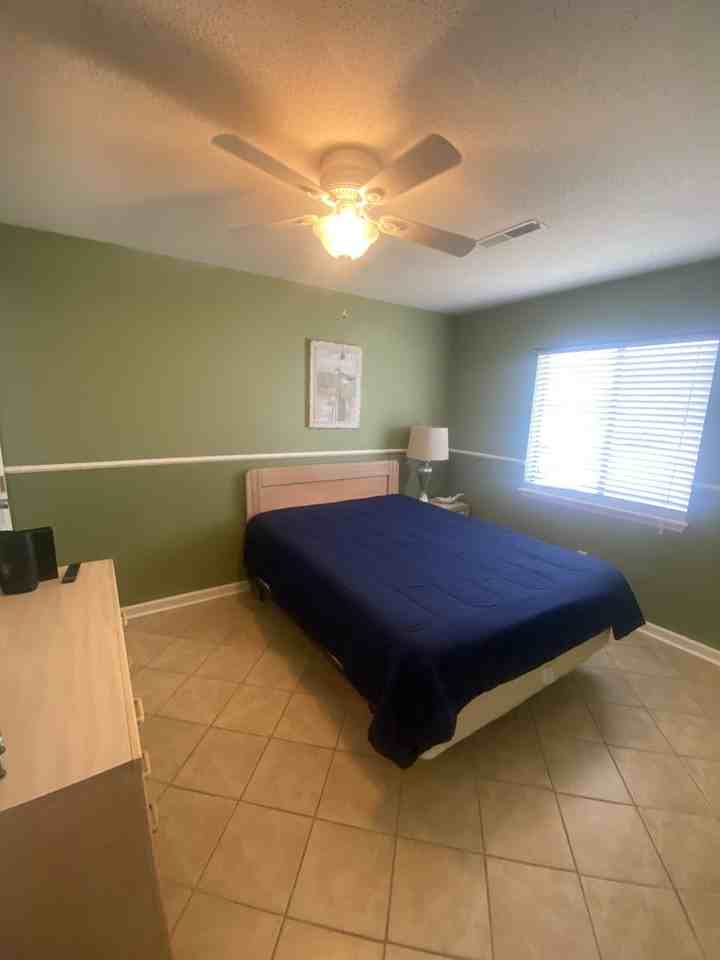 1880 Colony Dr - Photo 3 of 11