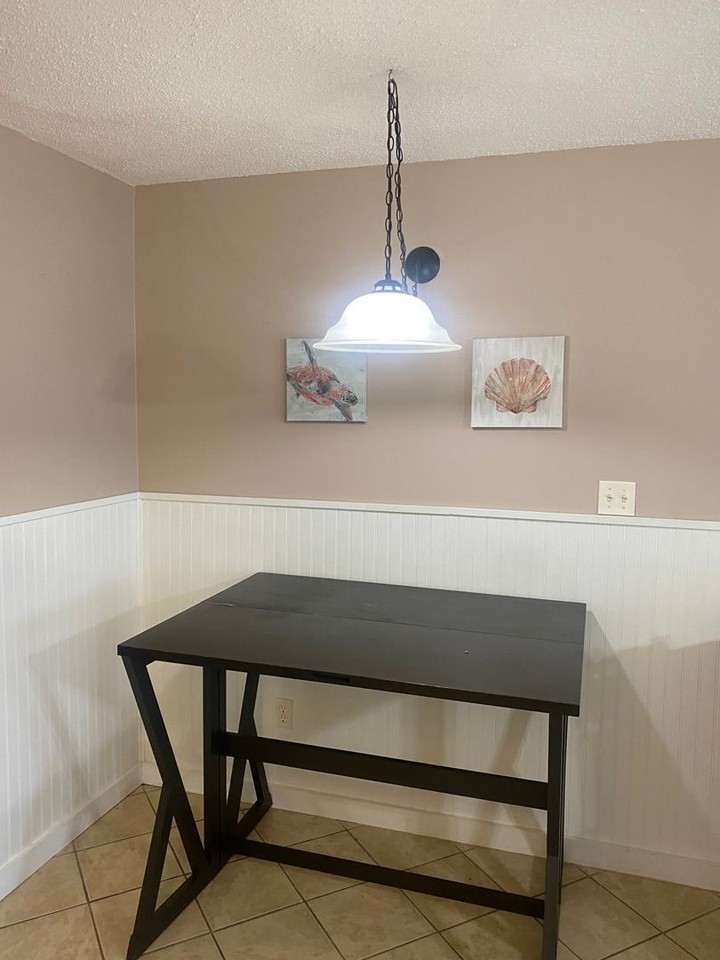 1880 Colony Dr - Photo 6 of 11