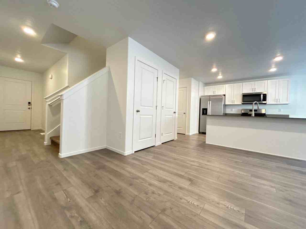 522 S Rockwell Ln #1101 - Photo 2 of 22