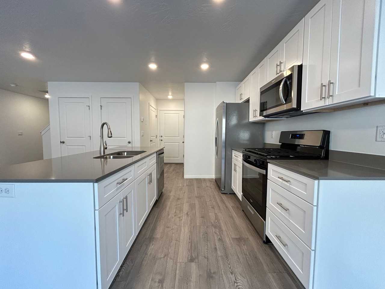 522 S Rockwell Ln #1101 - Photo 3 of 22