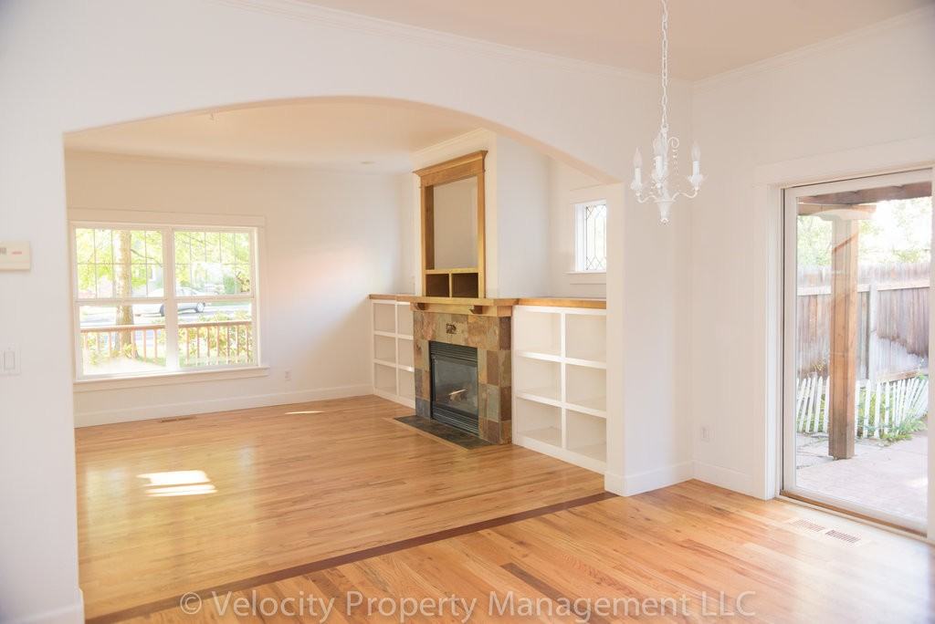 2954 Ne Red Oak Dr - Photo 3 of 18