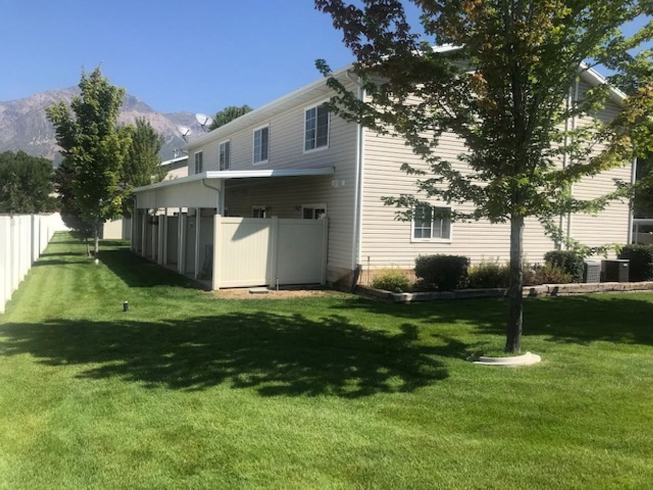 North Ogden Town Home, carport, washer and dryer hookups. - Photo 2 of 4