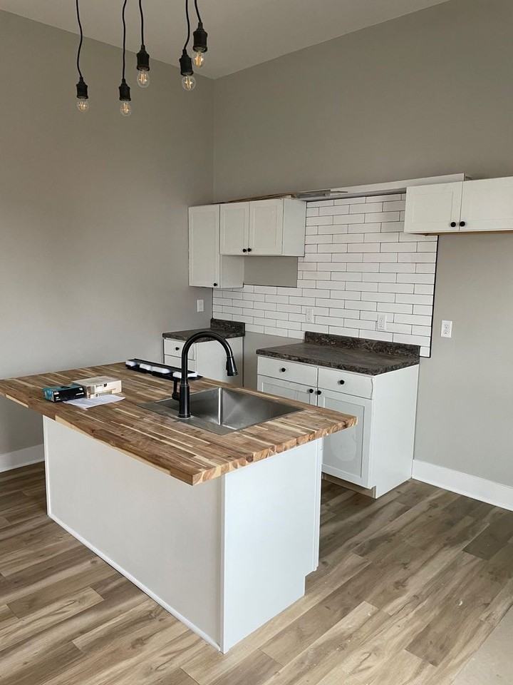 729 Camp Street - Photo 2 of 15